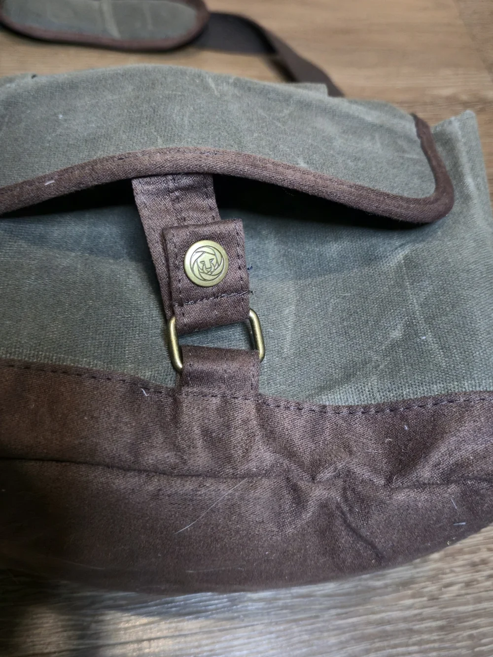 Legacy Beer Caddy Canvas Messenger Bag With Retractable Cord